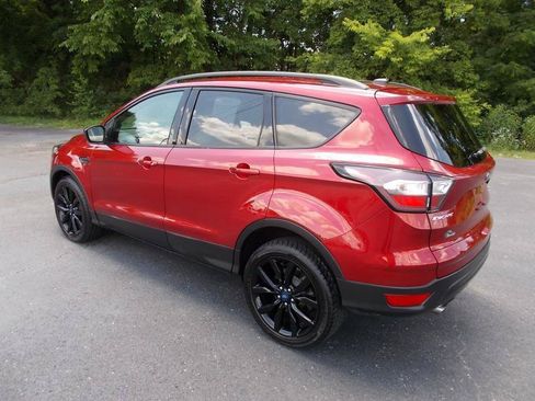 Used 2017 Ford Escape SE w/ Equipment Group 201A AWD/4WD image 5
