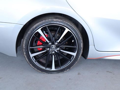 Used 2019 Toyota Camry XSE FWD image 5