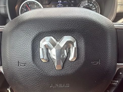 Used 2024 RAM 2500 Laramie AWD/4WD image 32