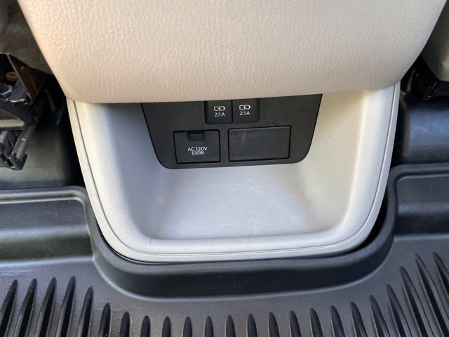 Used 2019 Toyota Highlander XLE AWD/4WD image 22