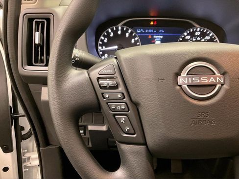 Certified 2025 Nissan Frontier S image 19