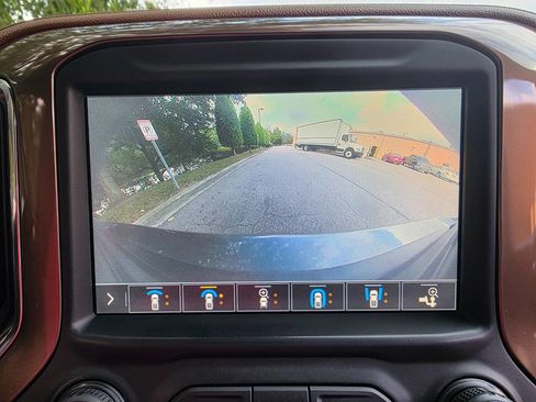 Used 2019 Chevrolet Silverado 1500 High Country w/ Technology Package image 32