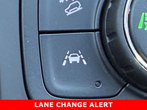 Used 2022 GMC Terrain SLE w/ Driver Convenience Package image 22