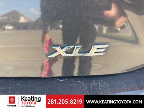 Used 2025 Toyota Camry XLE image 9