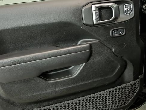 Used 2022 Jeep Wrangler Unlimited Sport AWD/4WD image 10