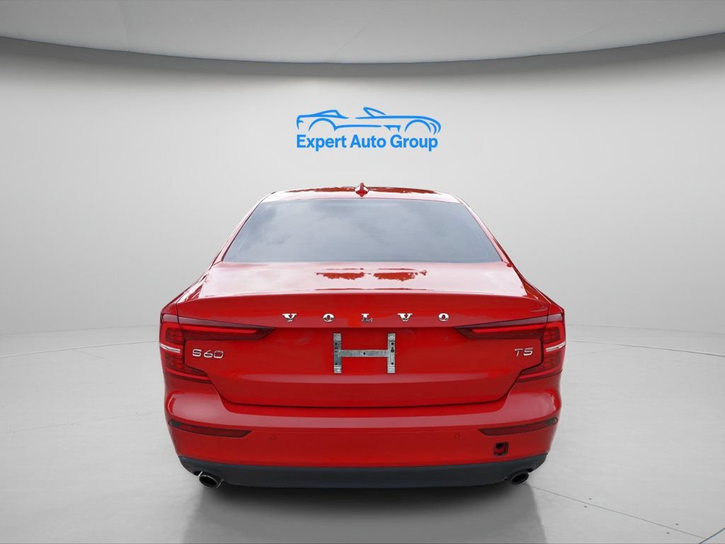 Used 2020 Volvo S60 T5 Momentum FWD image 9