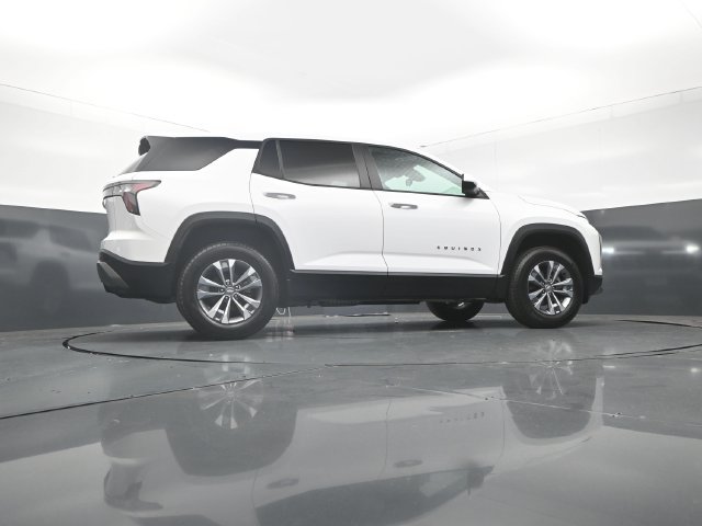Used 2026 Chevrolet Equinox LT AWD/4WD image 39
