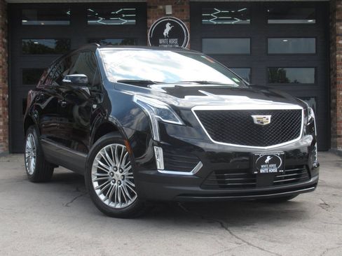 Used 2020 Cadillac XT5 Sportv w/ Platinum Package AWD/4WD image 2