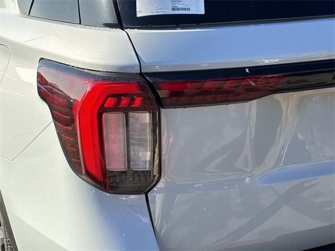 New 2026 Ford Explorer ST-Line w/ ST-Line Street Pack image 11