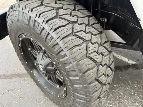 Used 2016 Jeep Wrangler Unlimited Sahara w/ Connectivity Group image 31