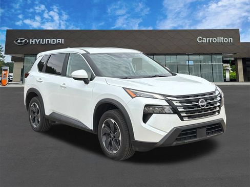 Used 2025 Nissan Rogue SV FWD image 3