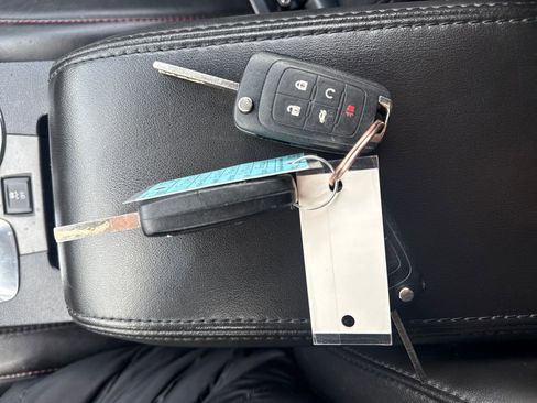 Used 2017 Chevrolet Equinox Premier w/ Enhanced Convenience Package image 40