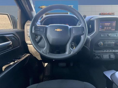 Used 2020 Chevrolet Silverado 1500 Custom w/ Custom Value Package RWD image 9