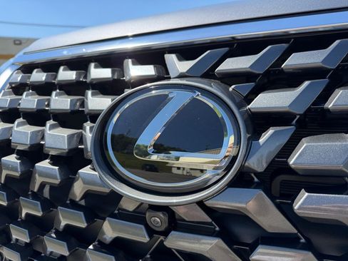 Used 2023 Lexus GX 460 Luxury w/ Sport Design Package AWD/4WD image 11