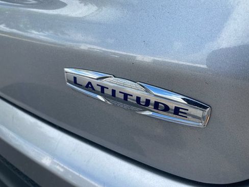 Used 2024 Jeep Compass Latitude AWD/4WD image 29