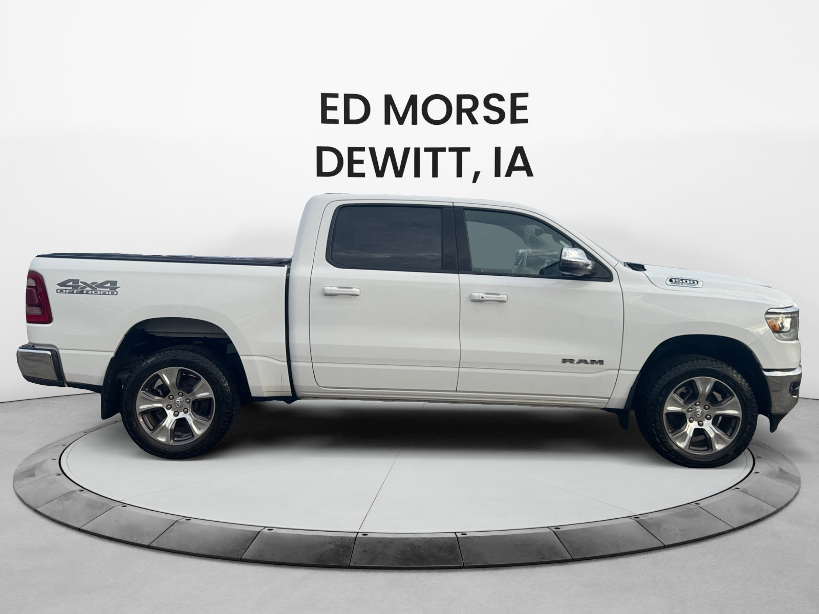 Used 2024 RAM 1500 Laramie AWD/4WD image 6