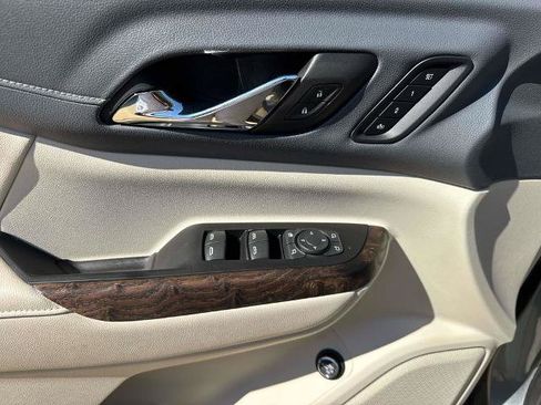 Used 2023 GMC Acadia Denali FWD image 20
