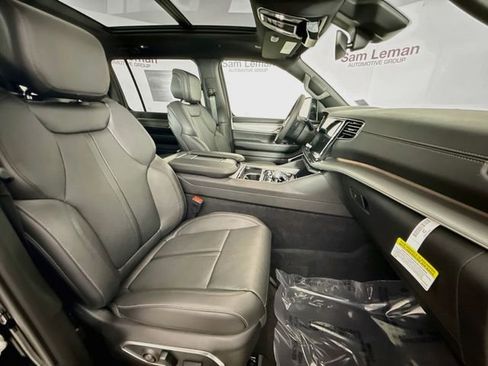 New 2026 Jeep Grand Wagoneer 4WD image 31