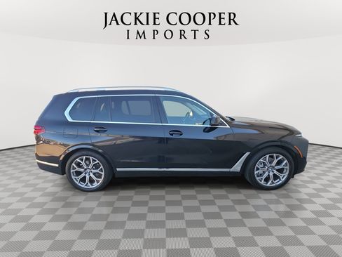 Used 2025 BMW X7 xDrive40i AWD/4WD image 4