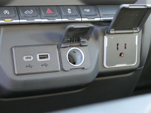 Used 2022 Chevrolet Silverado 1500 Custom w/ LPO, Dark Essentials Package RWD image 21