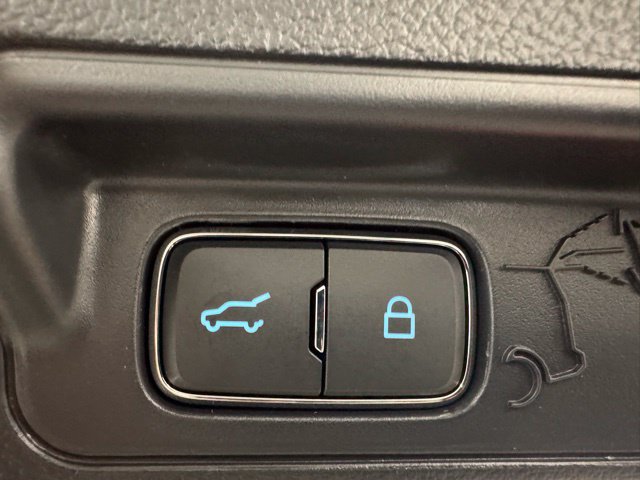 New 2026 Ford Explorer Active RWD image 8