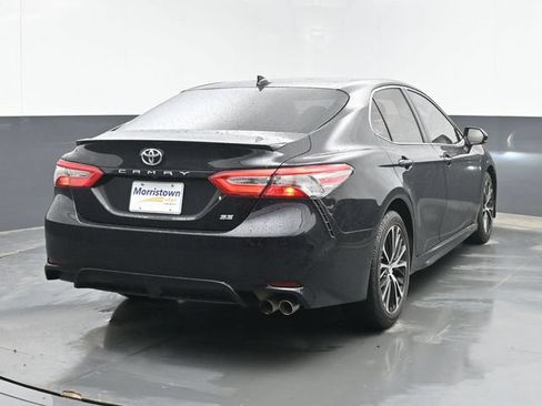 Used 2019 Toyota Camry SE FWD image 14