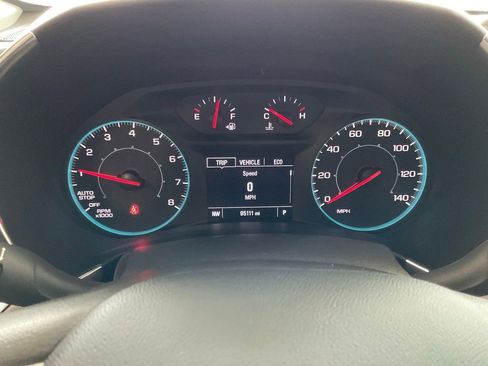Used 2021 Chevrolet Equinox LS AWD/4WD image 15
