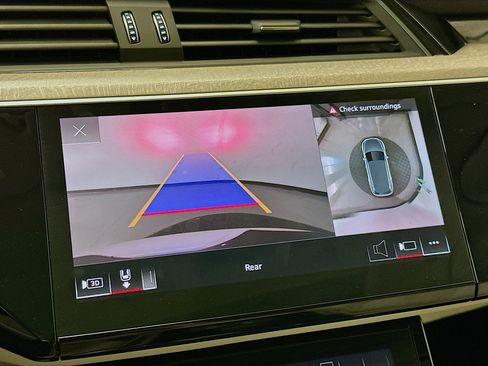 Used 2021 Audi e-tron Premium w/ Convenience Plus Package AWD/4WD image 23