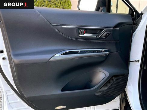 Used 2023 Toyota Venza Limited image 22