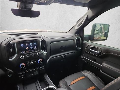 Used 2022 GMC Sierra 2500 AT4 w/ AT4 Preferred Package AWD/4WD image 4