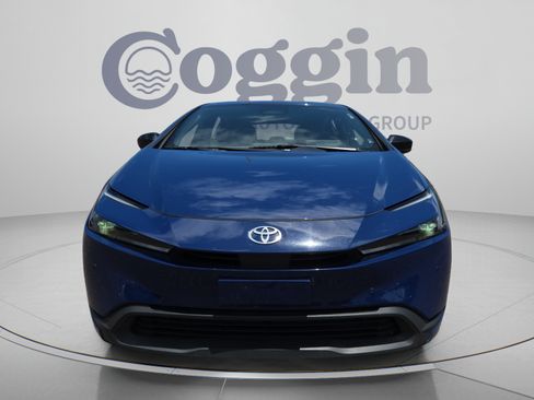 Used 2024 Toyota Prius LE FWD image 8