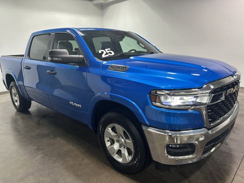 Used 2025 RAM 1500 Big Horn AWD/4WD image 2