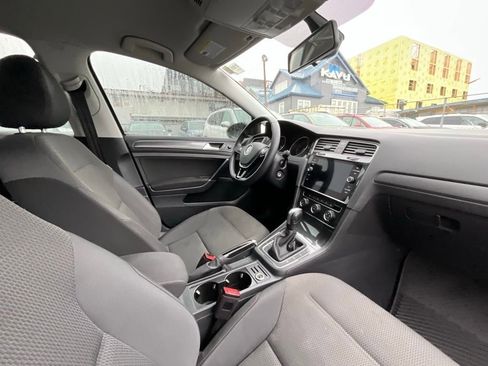 Used 2021 Volkswagen Golf 4-Door image 17