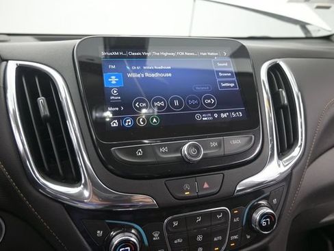 Used 2023 Chevrolet Equinox Premier AWD/4WD image 34