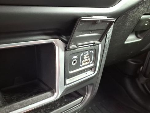 Used 2018 Jeep Wrangler Unlimited Sport AWD/4WD image 35