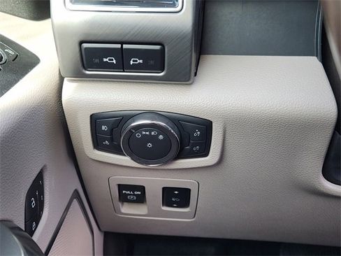 Used 2019 Ford F150 Limited w/ Trailer Tow Package image 22