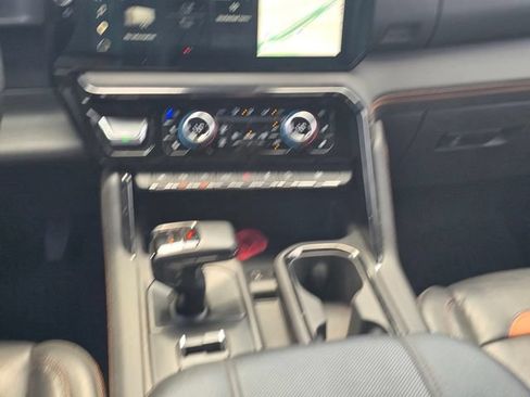Used 2023 GMC Sierra 1500 AT4 w/ AT4 Premium Package AWD/4WD image 17
