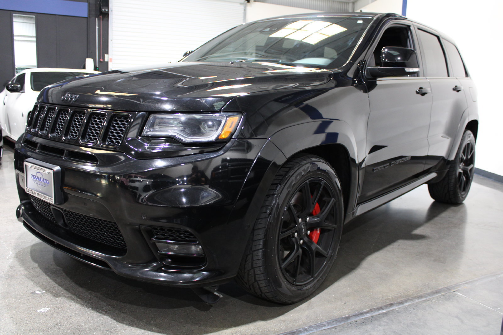Used 2018 Jeep Grand Cherokee SRT AWD/4WD image 6