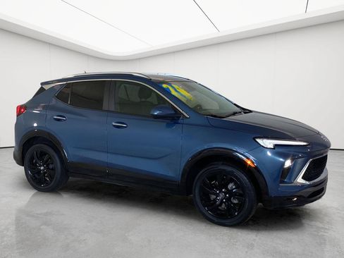 Used 2024 Buick Encore GX Sport Touring AWD/4WD image 10