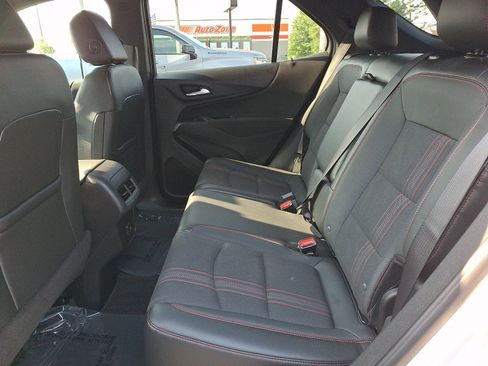 Used 2022 Chevrolet Equinox RS AWD/4WD image 10
