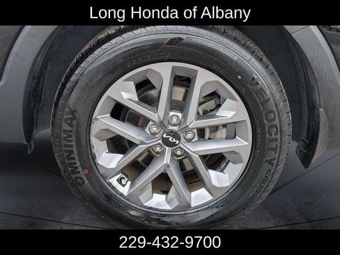 Used 2023 Kia Telluride LX AWD/4WD image 11