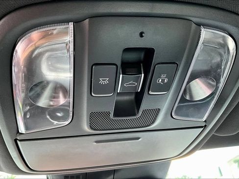 Used 2018 Kia Stinger GT2 RWD image 16