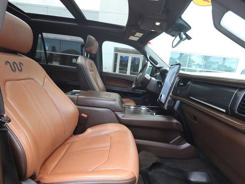Used 2024 Ford Expedition Max King Ranch AWD/4WD image 17