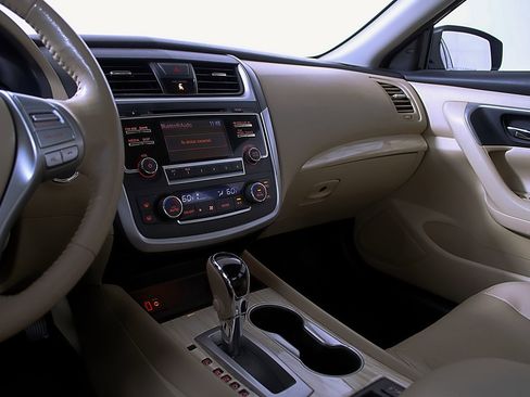 Used 2017 Nissan Altima 2.5 SL w/ Moonroof Package image 27