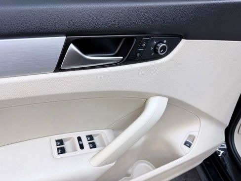 Used 2013 Volkswagen Passat TDI SE image 16