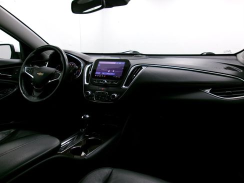 Used 2020 Chevrolet Malibu Premier FWD image 3