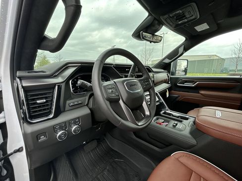 Used 2025 GMC Sierra 2500 Denali Ultimate image 28
