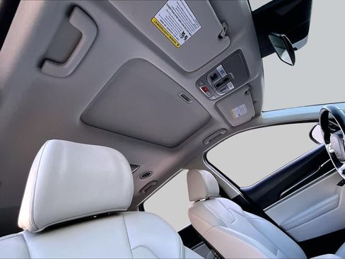 Certified 2025 Kia Telluride S FWD image 14