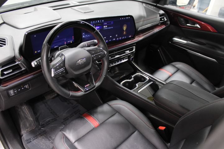 Used 2025 Chevrolet Traverse RS AWD/4WD image 48