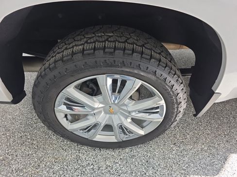 Used 2022 Chevrolet Silverado 1500 High Country w/ Technology Package image 16